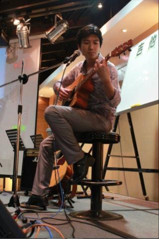 Dr.J - 這是我年輕時第一次辦吉他自彈自唱的講座