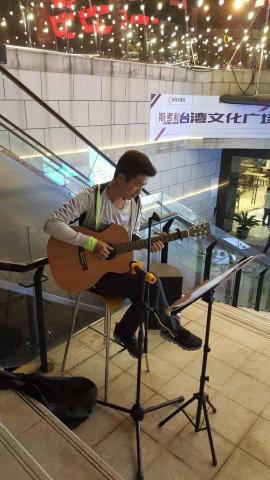 Dr.J - 在上海金山的演出