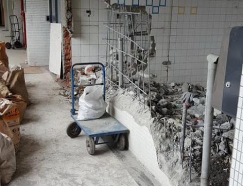 輕隔間. 拆除工程 - . 