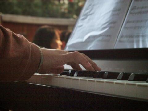 許筑貽 - 曾擔任管樂團鋼琴獨奏