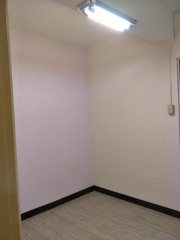 阿宗 - 油漆、軌道燈、塑膠地板02 阿宗 - 油漆、軌道燈、塑膠地板02