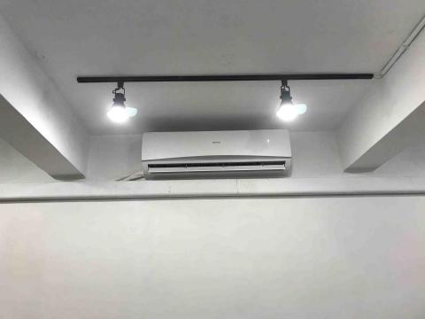 豐裕空調工程有限公司 - 壁掛冷氣
（明管安裝+美化蓋修飾）
