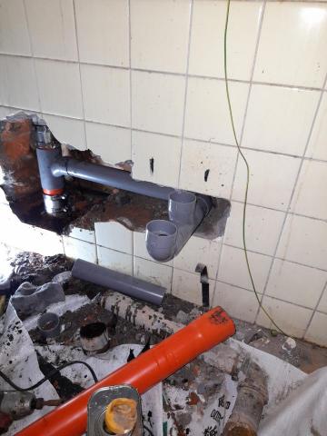 名一水電行 - 廚房排水漏水