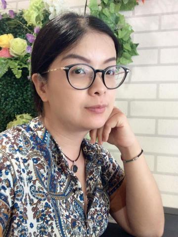 提供翻譯社期刊服務的專家Leslie Cho