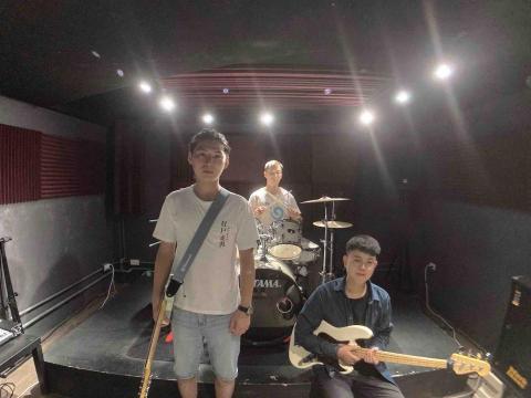 犯團原創音樂 - 
