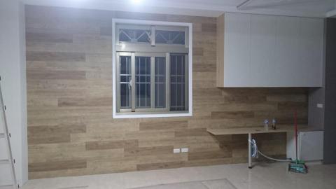 長豐壁紙代工 - 塑膠地磚上牆完成