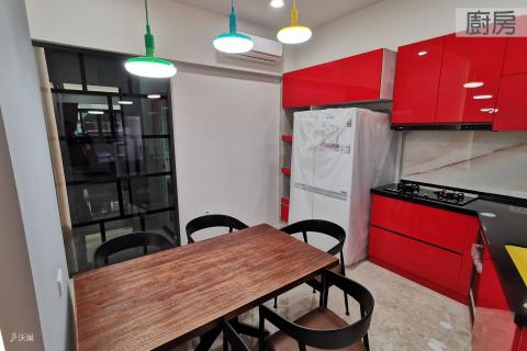 沃巢室內裝修設計有限公司 - 紅色大膽用色，跳脫傳統廚房框架