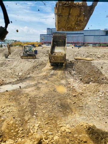   蘇先生 - 土石方搬運