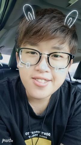 提供momo包包服務的專家吳建君