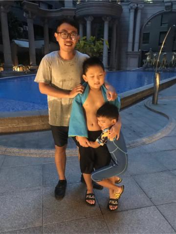 HOW SWIM   阿嘉 - 
 HOW SWIM   阿嘉 -