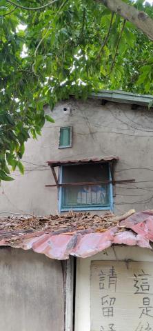 虹匠數位監控工程 - 屋簷旁安裝鏡頭後的樣子