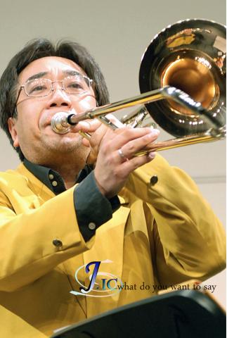 江宜純 - Japan東京銅管五重奏
相關影像連結
https://drive.google.com/drive/folders/1wwSwH2rDmqpKOyyVjeAHqEiOYM_JwVWi