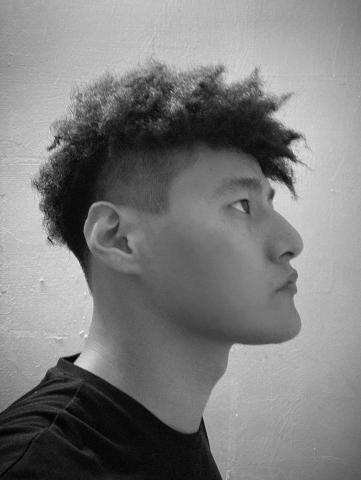 提供吉他換弦台中服務的專家陽尼尼