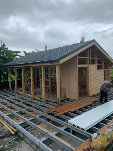 💫藝和工程💫 - 百萬小木屋安裝不鏽鋼烤漆鋼瓦 💫藝和工程💫 - 百萬小木屋安裝不鏽鋼烤漆鋼瓦