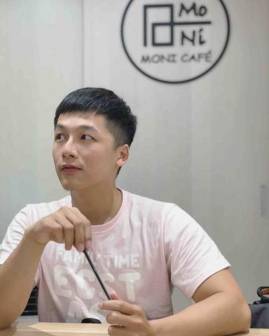 提供韓語服務的專家金賢