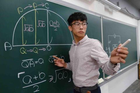 提供行動式教學服務的專家連祐唯