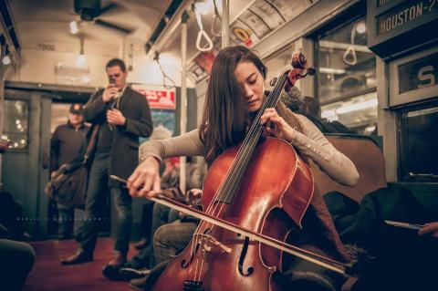 Phoebe Tsai 蔡非比 - NYC Vintage Subway Train Performance