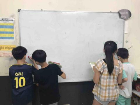 Birdy 許妗嫺  - 國小學生課堂活動照片