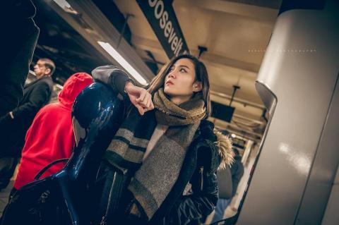 Phoebe Tsai 蔡非比 - Waiting for the train in NYC