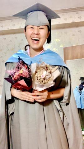 王芳瑜 - 約克大學畢業袍