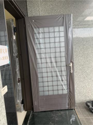 極鋒鋼鋁有限公司 - 
