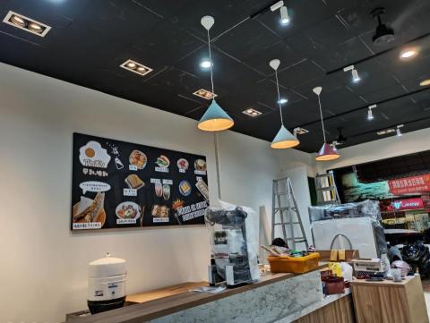 世鉅工程行 - 早餐店安裝燈具