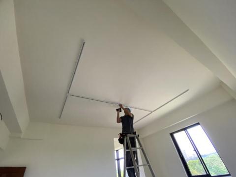 艾奎其資訊工程有限公司 - 軌道燈安裝