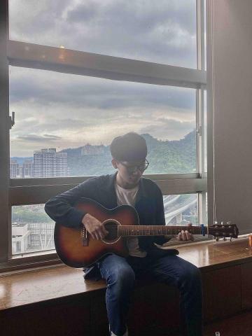 提供高中物理服務的專家周彥齊