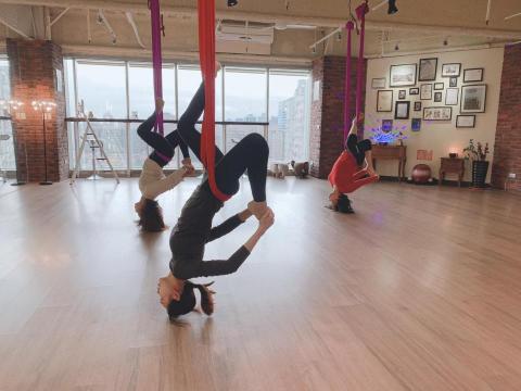 陳姿彣 - 空中瑜珈