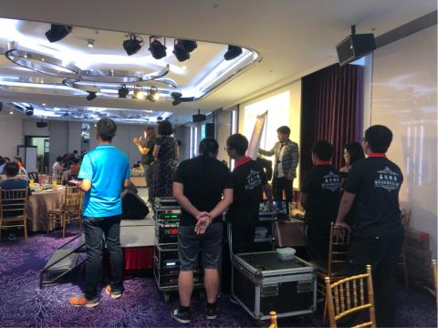 嘉浥音樂藝術娛樂整合服務團隊 - 嘉義市大同國小家長會餐會-主持、樂團、燈光音響 嘉浥音樂藝術娛樂整合服務團隊 - 嘉義市大同國小家長會餐會-主持、樂團、燈光音響