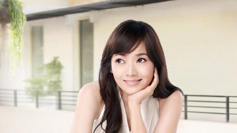 游力龍 - 化妝品人物背景設計精修