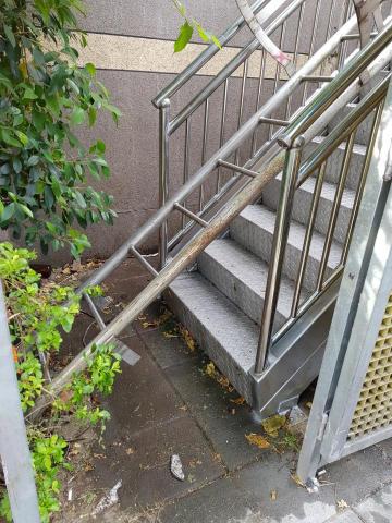 祥發鐵件工程 - 拆除就有爬梯，新設樓梯，扶手