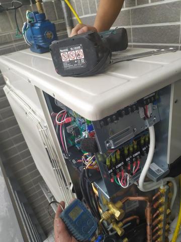 騰躍空調工程 - 室外機安裝與抽真空站壓