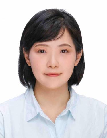 提供公關服務的專家Debbie 