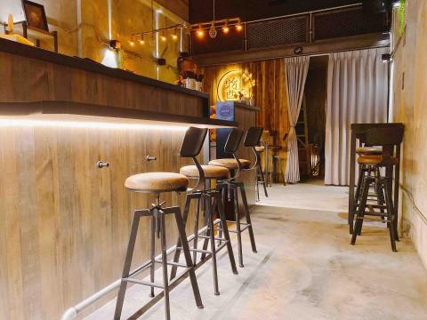 川岸室內裝修 - 工業風酒吧 川岸室內裝修 - 工業風酒吧
