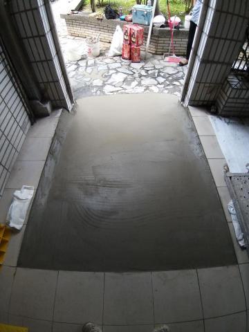 許銘峻 - 水泥砂打粗底