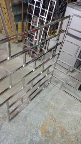 鋼毅工程行 - 不銹鋼防盜窗