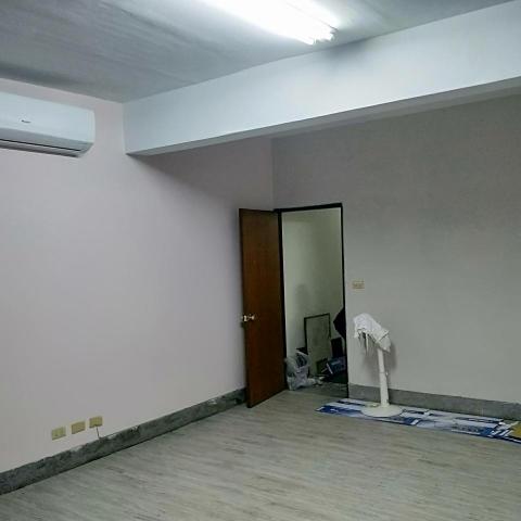 專業漆匠 - 客戶要求兩個跳色