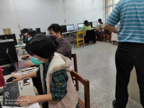 默比烏斯 - 協助指導與教學