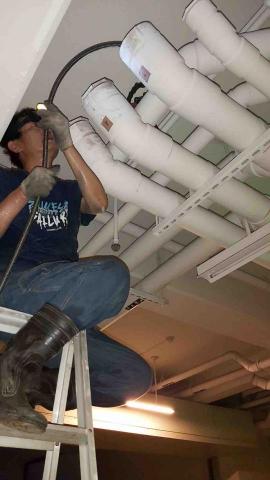 億鴻清潔工程行 - 