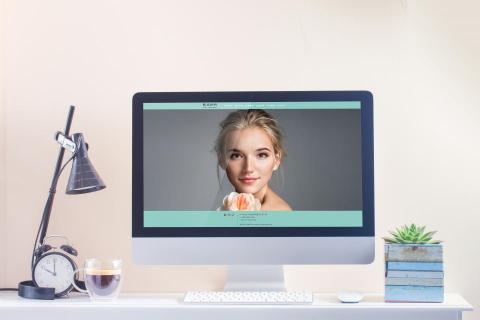 Louis - [ 靚亮診所 ]  
官網規劃＆網頁設計