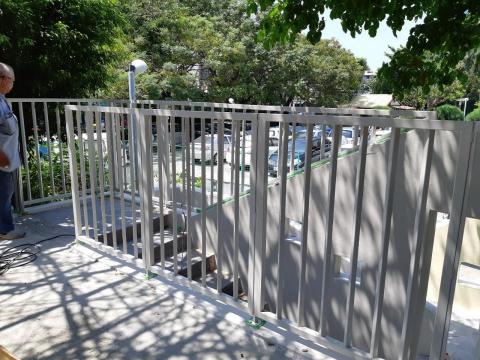 富瀛不鏽鋼 - 高雄國小扶手欄杆