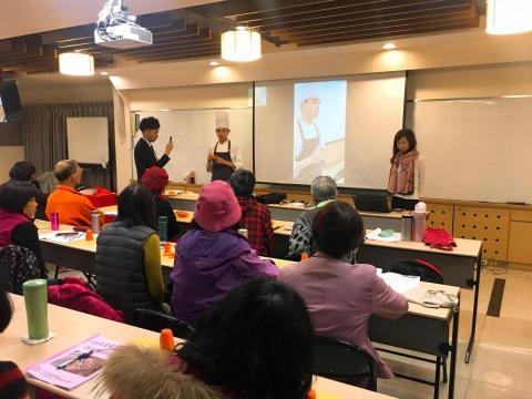 胡承鈞 - 擔任台北教師會館 教師研習營講師