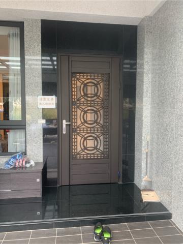 極鋒鋼鋁有限公司 - 