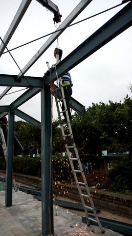 阿傑 - 鋼骨整修及蓋浪板