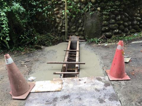 正霖實業有限公司 - 公共工程-地方公所水溝蓋鋪設(施工中)