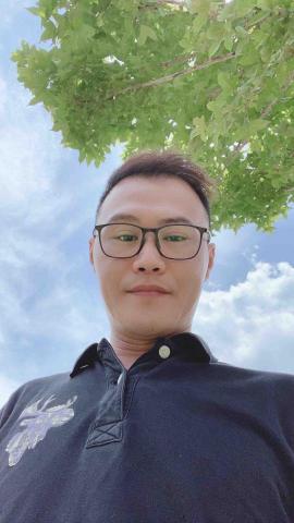 提供除草服務的專家個人