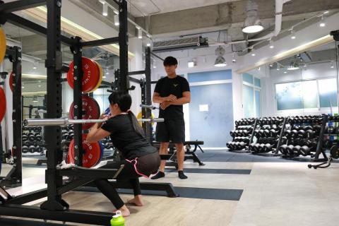 飛健身合作社 - 教練授課
