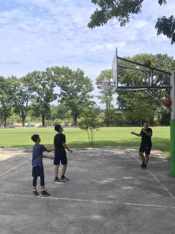 俊傑の籃球教室 - 小朋友課後練習打球時間