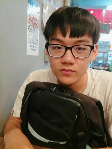 提供法語學習網站服務的專家劉慈弘